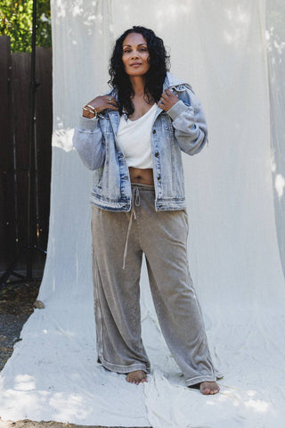 Fall Favorite: My Boyfriends Denim Jacket - Blue Light Wash