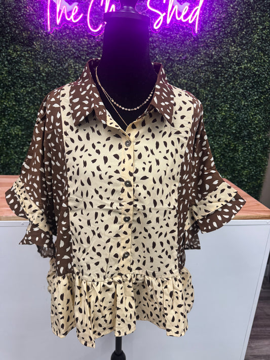 Mocha mix top with ruffles and contrasting colors