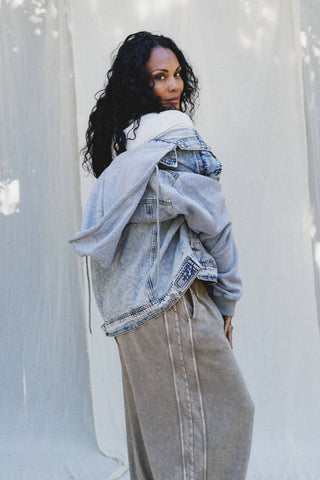 Fall Favorite: My Boyfriends Denim Jacket - Blue Light Wash