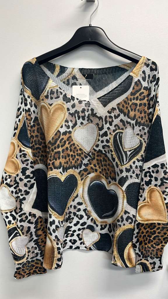 Black Heart Printed Knitted Sweater LOOWIE